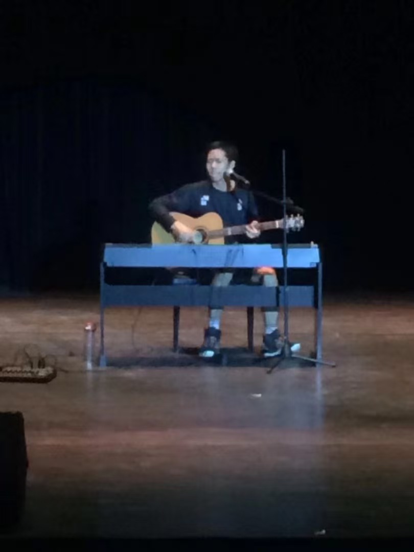 摄于SGT Semi-Final 2020，换了两次手机仍然保留着这张模糊照片